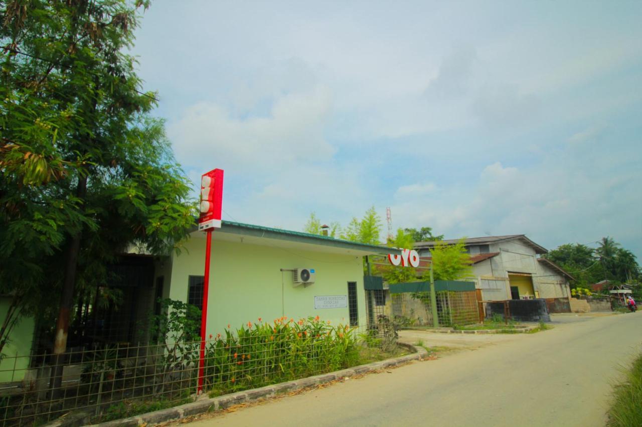 Oyo 1596 Taman Homestay Syariah Dumai Eksteriør bilde